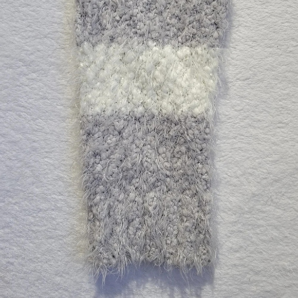 Harper Heritage Gray White Striped Hooded Sweater Cozy Puff Ball Drawstring Sz M - Picture 6 of 12